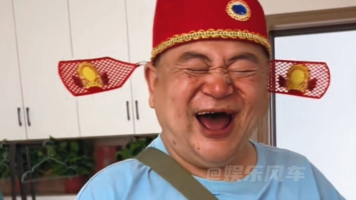 大爷天天吃“霸王餐”！却化身成了小吃街的财神爷！