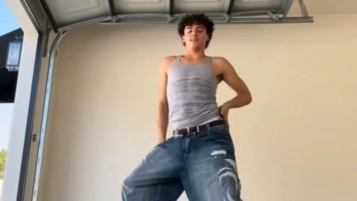 Ketika Tate McRae muncul, semua orang pasti bakal bilang: “Sista, kamu bener-bener SLAY!”