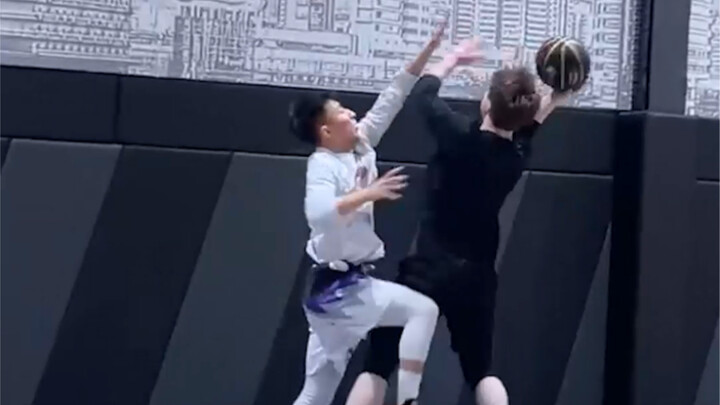 “Old Wang in his 30s is full of twists and turns, while young Liu in his 20s has it all smooth saili