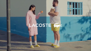 Baju kembar tidak menyeramkan……