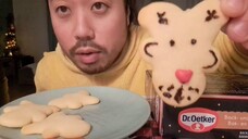 ASMR EATING & DECORATING HOMEMADE DR OETKER CHRISTMAS COOKIES