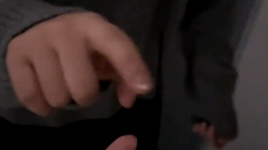 Frictional static electricity generated in daily life can reach voltages of tens of thousands of vol