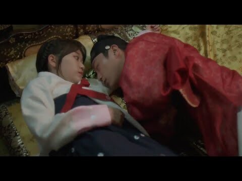 A high school student time travels to the past and falls in love with the king | Drama Recap 🌹