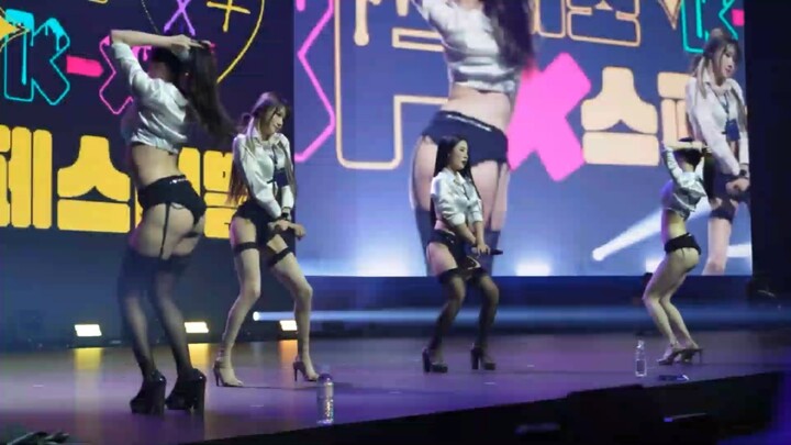 Tarian panas GirlCrush