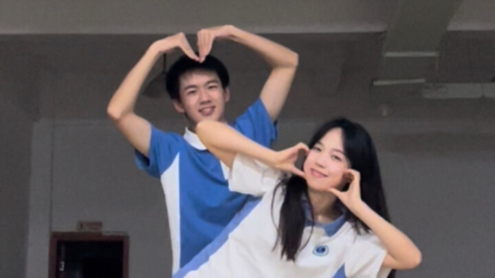 Shenzhen school uniform version of the duet Gee｜Be a high school girl and a high school boy for a da