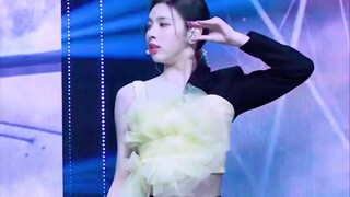 不明白她的直拍播放量为何会低！明明是高挑美女！NMIXX出道曲O.O 0325舞台BAE直拍
