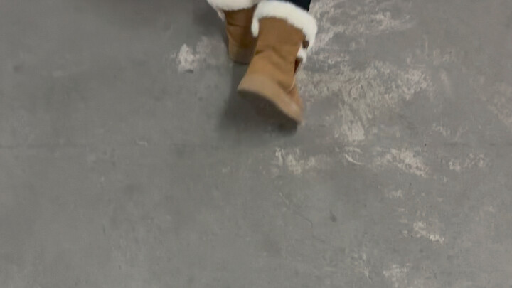 Isn’t that right? You guys tell me—she’s the one who’s bad at the game, yet she’s blaming me… What a