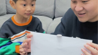 如何让一枚硬币在A4纸边缘保持平衡