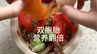 羊排和香菜的搭配真的很美妙，建议没吃过的人都要试一下，今天开到了双黄蛋，营养翻倍