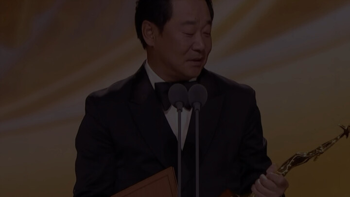Selamat kepada aktor Golden Rooster Berlin dan Tokyo yang kembali memenangkan Penghargaan Golden Eag