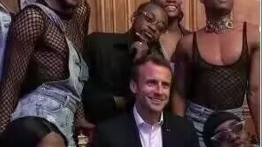 Macron’s genuine smile (I’m sure of it) – Collection of meme images #414