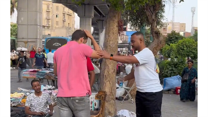 Fake move scares passersby