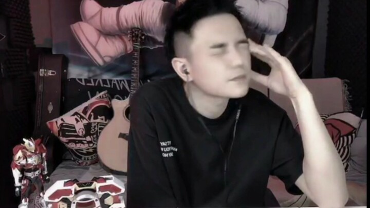 When Li Wei saw Xing Tian in the hunting armor