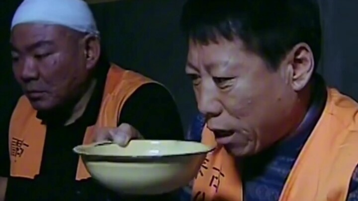 พ่อหาวิธีให้ลูกชายที่อยู่ในคุกได้กินเนื้อสัตว์