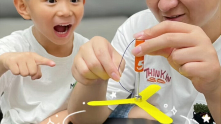 It's too hot in summer—let's make a simple little ceiling fan using magnets and batteries!