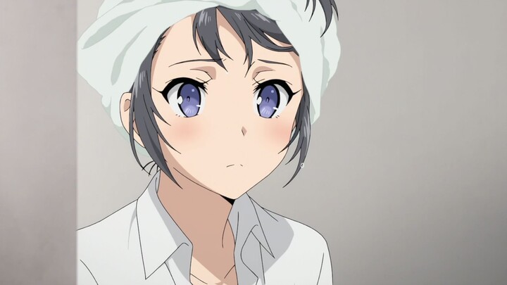 เสื้อผ้าที่ดูดีที่สุดสามชุดของ Mai-senpai