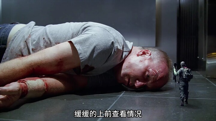 Những chú lính đồ chơi bỗng nhiên có linh tính, tay cầm dao sắc bén giao chiến quyết liệt với người 