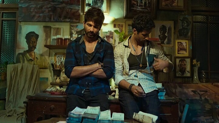 Man Creates Banknote Printing Plate by Hand; High-Quality Counterfeit Bills Fool Even Currency Detec