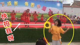 After the female teacher at the art performance jumped like that, the mother never let the father pi