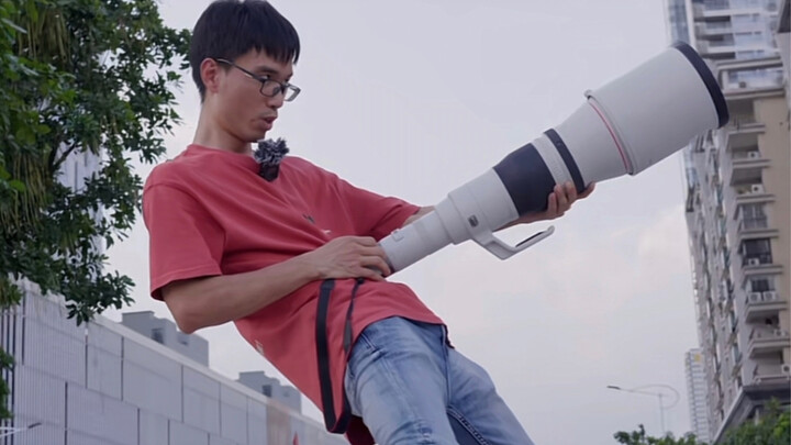 Canon R50 kết hợp ống kính RF 1200mm để chụp ảnh các cô gái, hành động này có gì kỳ quặc vậy?