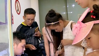 اكتشف ضباط الشرطة حقيقة مفادها أن العديد من الآباء لا يتذكرون أرقام هويات أطفالهم على الإطلاق.