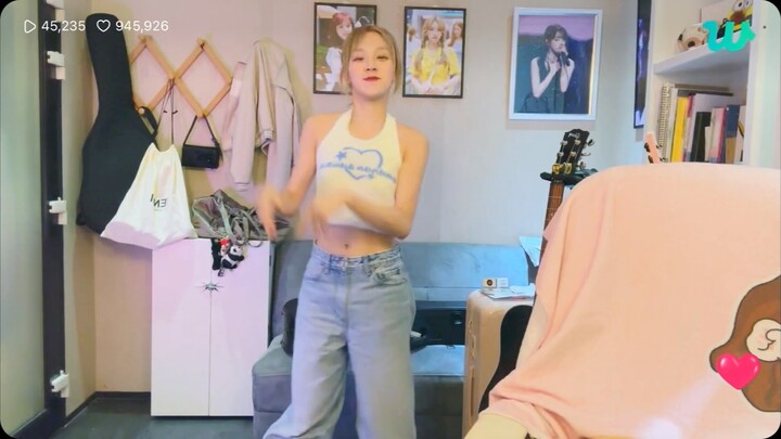 【Song Yuqi】Puppy Dancing! Live Stream Clip from 2023-06-05