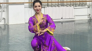中央民族大学舞蹈学院专场晚会节目审查花絮😅手鼓老师出差了～第一次合音乐跳…还有地方没合上节奏😂大家谅解一下～#乌孜别克族舞蹈“larzan”