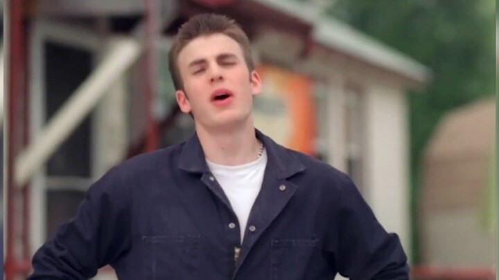 Selena's right—Chris Evans is just incredibly, unbelievably adorable!!