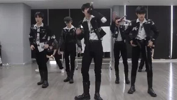 The latest practice room stage of the third generation shows that all the members have made great pr