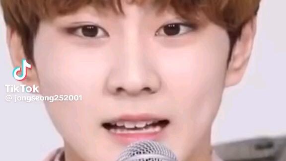 ENHYPEN cute moments when singing 🤭