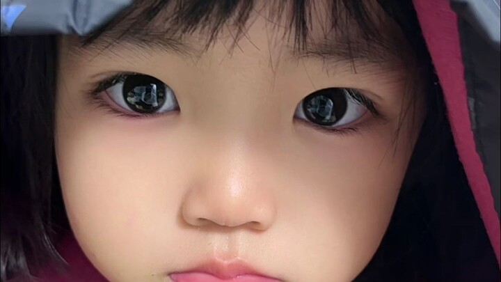 ابنتي تدخل الحمام بفضل مهارتها