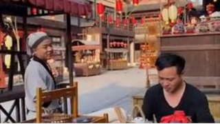 yt1s.com - Hậu Trường Phim Cổ Trang Trung Quốc Tấu Hài  Cực Mạnh Ep1 抖音Douyin