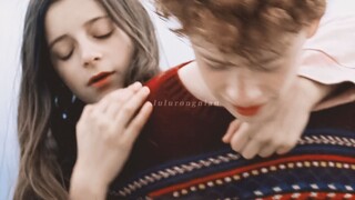 เพดานแห่งรักแท้แผ่ขยายออกไป! เด็กสาวซึนเดเระกับสุนัขผู้ซื่อสัตย์ที่มีกระ ช่วงเวลาเดียวที่พวกเขาจับมื