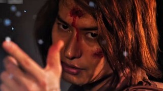 "Puisi Pahlawan/Kamen Rider Build": "Mendengung lagu pahlawan dengan lembut, itulah awal dari takdir