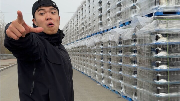 انطوائي جدًا، لا يستطيع الشرب ولا يعبّر عن ذلك، يواصل الشرب فقط.