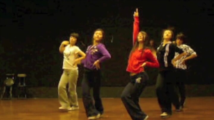 ห้องซ้อมเต้นเพลง Disturbia ก่อนเดบิวต์ของ f(x), ความสามารถด้านการเต้นสุดยอดมาก! ซ้อมเมื่อวันที่ 27 เ