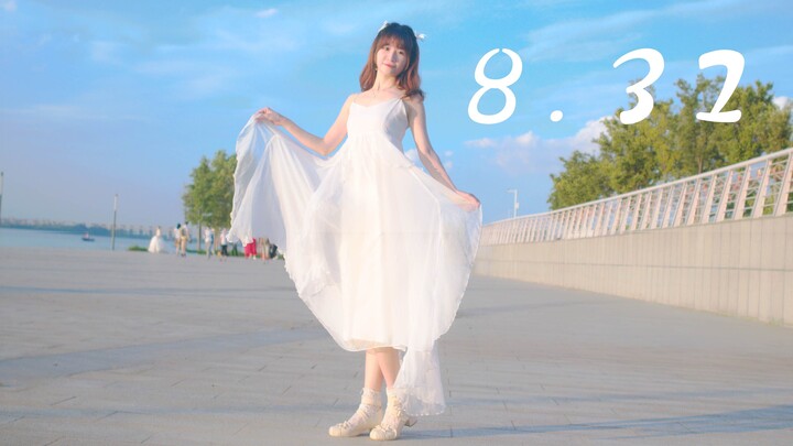 "Immersed in the dream of the never-ending summer." 8.32