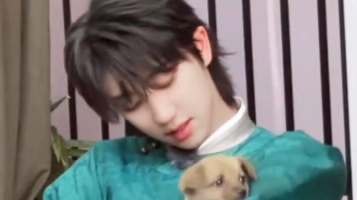 [Xu Minghao] "Innocent and youthful, the little fox with charming eyes"