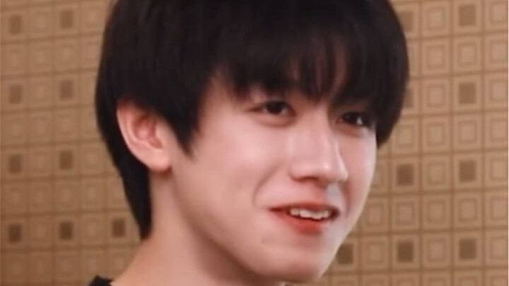 การอ้อนแบบไม่รู้ตัวนี่แหละอันตรายที่สุด!!! น่ารักจังเลย ลุกขึ้นทันที ไม่มีลังเลแม้แต่วินาทีเดียว