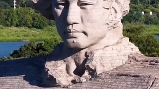 Kisah di balik patung tokoh besar di ujung Pulau Tangerine