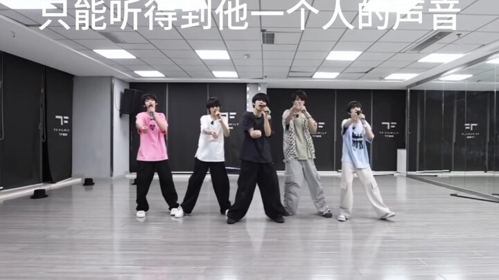 李飞，老老实实捧主唱是你唯一的宿命