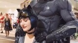 【DC扮装】猫女正在享受来自蝙蝠侠的按摩！