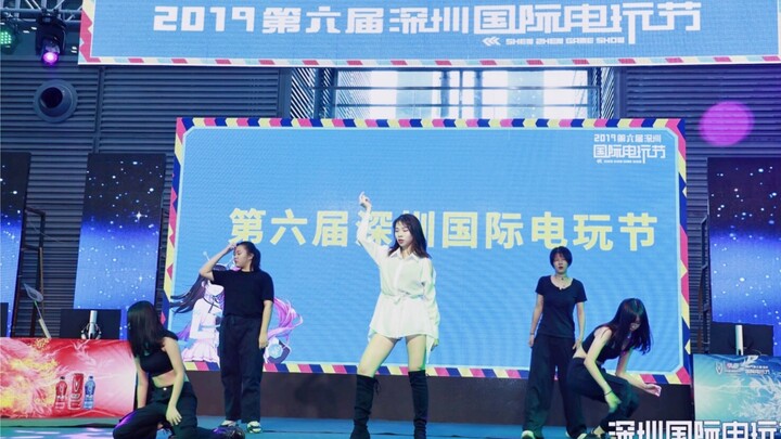 [Cheung Fun] It’s already past midnight + Snapping Kim Chaewon’s cover dance at the Shenzhen Game Fe