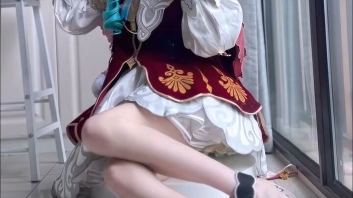 炫彩芭芭拉给各位开拓者解解暑~ 星穹铁道风堇cos