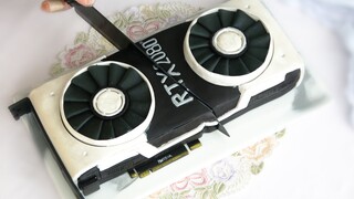 南方妹子趁哥哥不在家一刀切掉2080ti...:(ﾟﾛﾟ):...的翻糖蛋糕