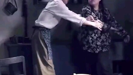 แม่บ้านจวงทำยังไงให้หน้าตายแต่ยังดูสง่างามได้?