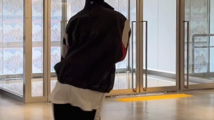 [Xu Minghao] An *iti girl group dance behind the scenes is here~^_^