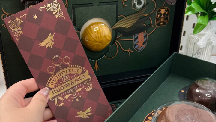 Is the magical world selling mooncakes again?