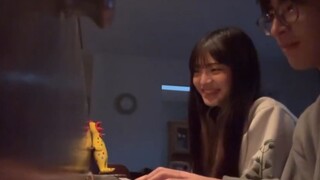 The eldest son of Ultraman Dyna's actor plays a song on the piano. Does he look like Asuka Shin when