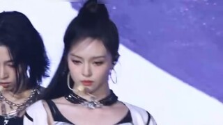 [RED Group Seven Stations Joint] RED's first regular album title song "Diamonds" stage debut one-cli